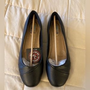 NWT size 9.5 Slip-Resistant Sketchers For Work Black Flats